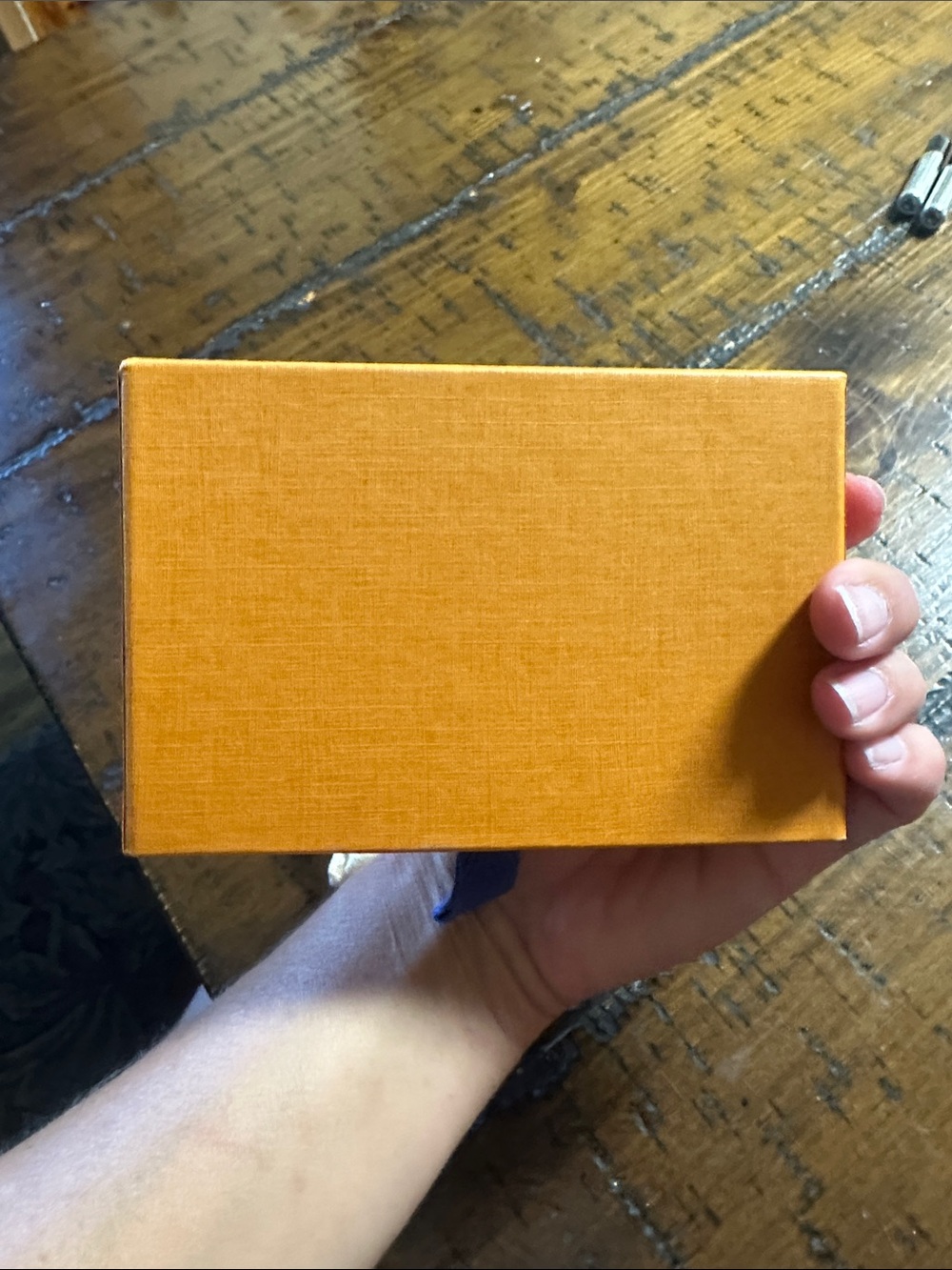 Louis Vuitton Orange Box with Beige Dust Pouch and Blue Pull Tab - Picture 3 of 4